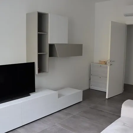 Al Ponte Della Pace Apartment *